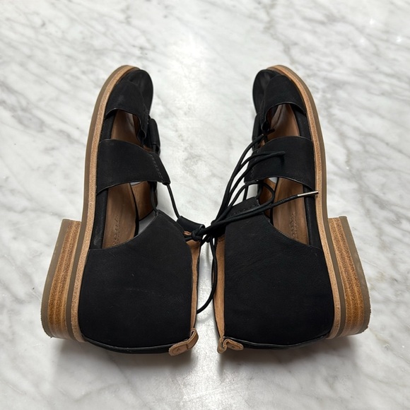 Gentle Souls Black Suede Leather Strappy Open Toe Gladiator Style Sandal Size 7 - Picture 7 of 8